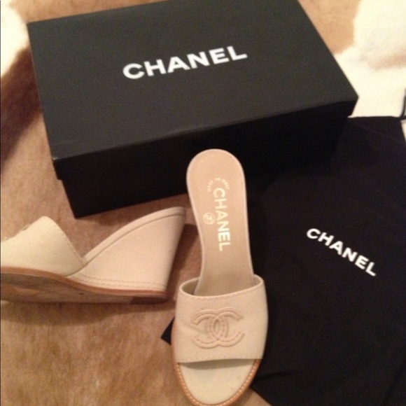 💋Chanel Wedges - Picture 2 of 4